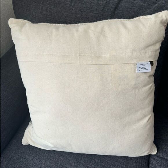 Magnolia Home by Joanna Gaines Loloi 22" X 22" Cover w/Down
Pink / Ivory Pillow - Picture 5 of 11